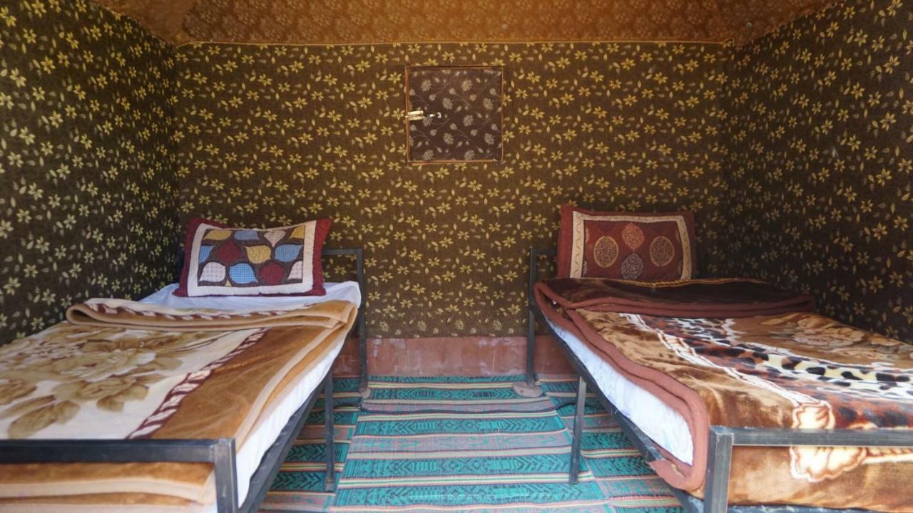 Um Sabatah Camp Ξενοδοχείο Ουάντι Ραμ Εξωτερικό φωτογραφία